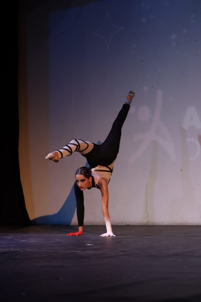 Competencia y Encuentro de Danza